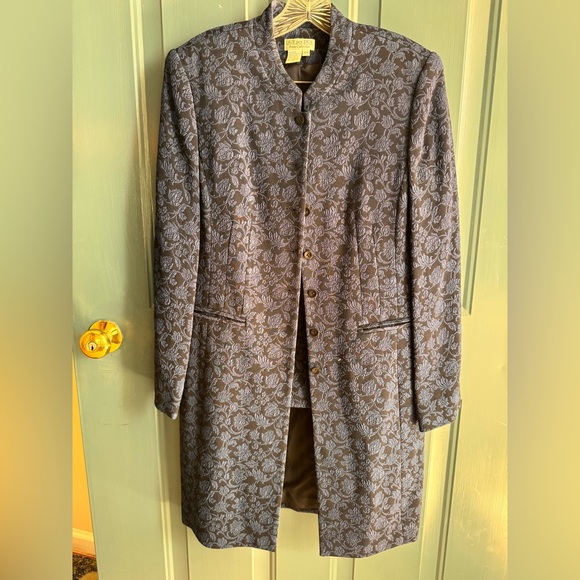 DUE PER DUE long jacket and short skirt. Size 10 petite. - Picture 1 of 8